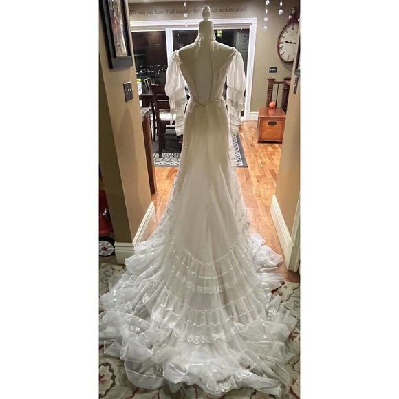 bridallure Women’s SZ 6. VTG White Pink Lace High Neck Long Sleeve Wedding Dress - Picture 9 of 16